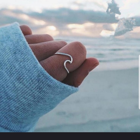 Jewelry - 🌊Super Darling Sterling SILVER Wave Ring🌊